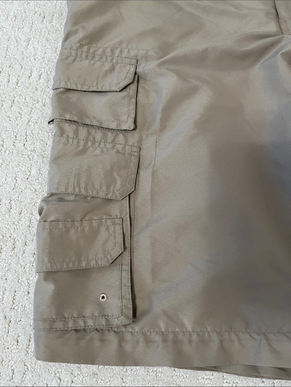 Nevada Men’s Cargo Shorts Sz 34/33 Tan Khaki Pockets Adjustable Baggy Y2K Camp - Picture 6 of 7